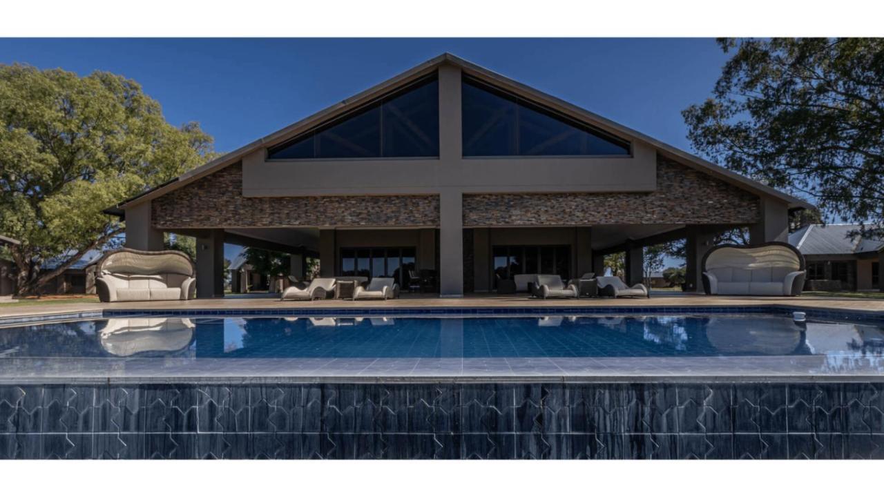 Sandune Game Lodge Gobabis Extérieur photo